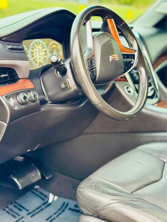 2015 Cadillac Escalade 4th Gen - Image 9 of 20