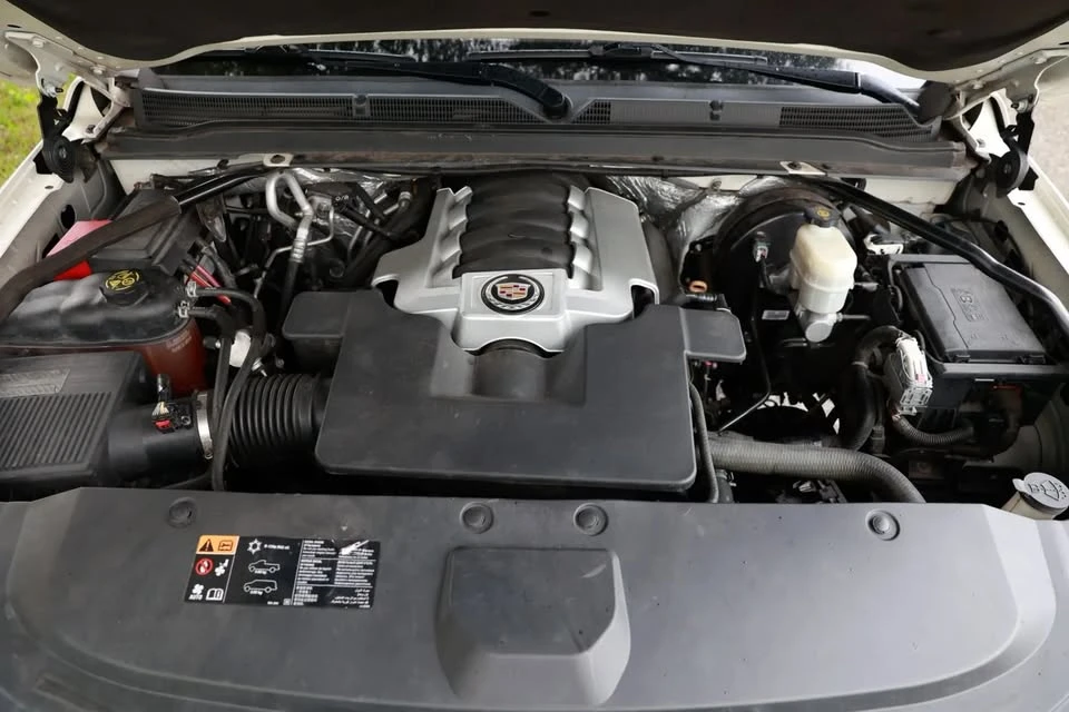 2015 Cadillac Escalade 4th Gen - Image 19 of 19