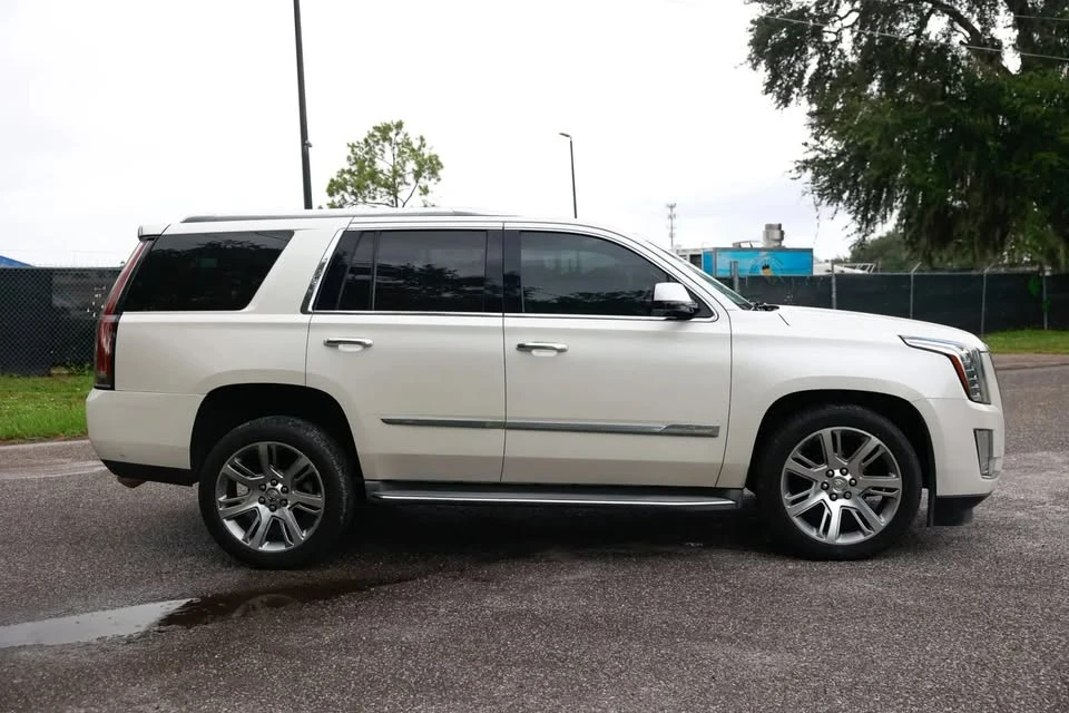 2015 Cadillac Escalade 4th Gen - Image 3 of 19