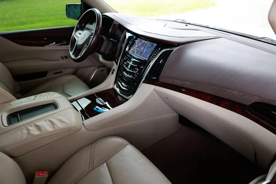 2015 Cadillac Escalade 4th Gen - Image 13 of 19