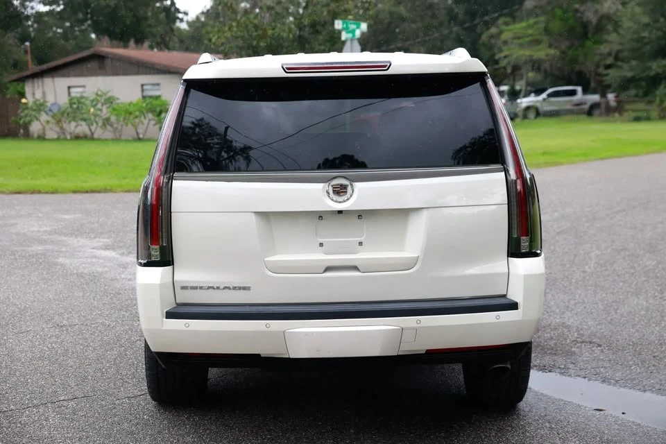 2015 Cadillac Escalade 4th Gen - Image 5 of 19