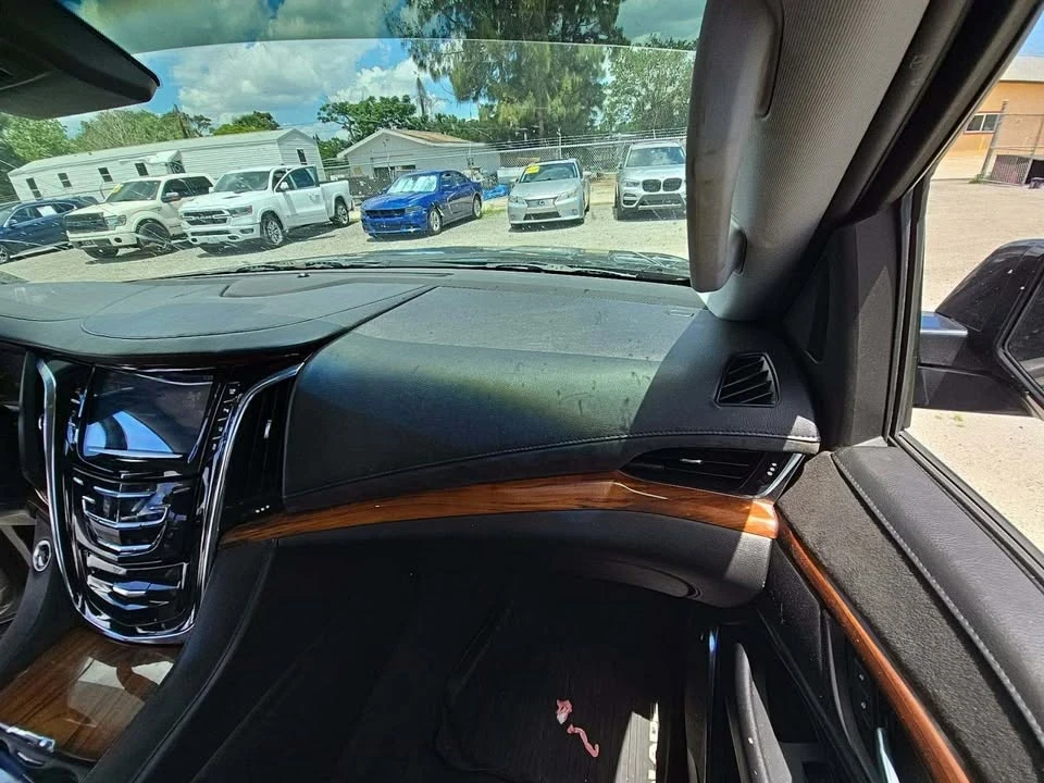 2015 Cadillac Escalade 4th Gen - Image 5 of 10