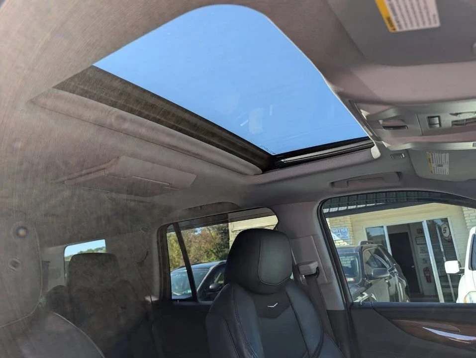 2015 Cadillac Escalade 4th Gen - Image 17 of 18