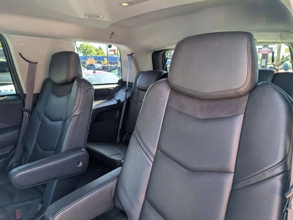 2015 Cadillac Escalade 4th Gen - Image 12 of 18
