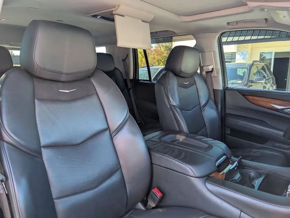 2015 Cadillac Escalade 4th Gen - Image 16 of 18