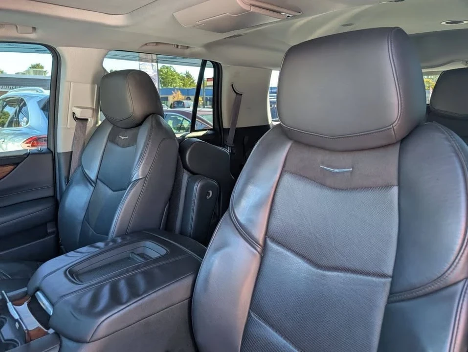 2015 Cadillac Escalade 4th Gen - Image 10 of 18