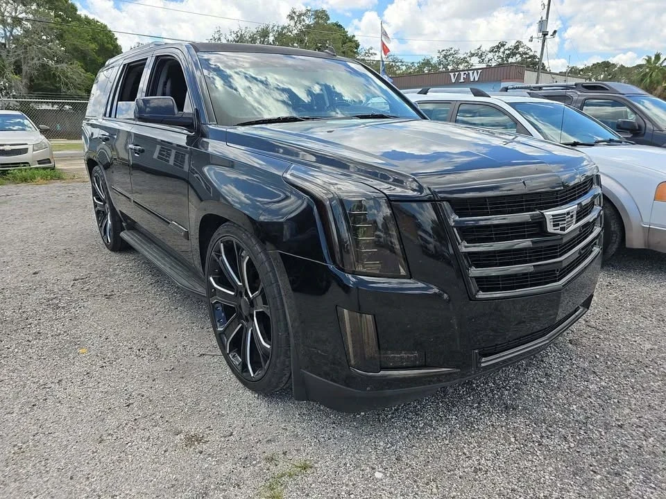 2015 Cadillac Escalade 4th Gen - Image 2 of 10