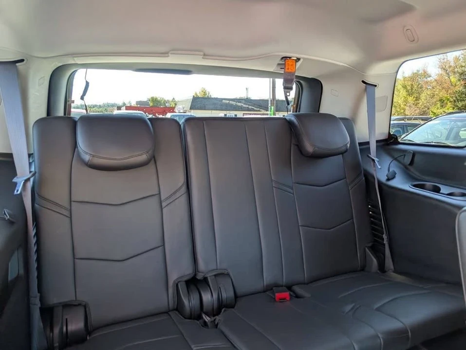 2015 Cadillac Escalade 4th Gen - Image 13 of 18