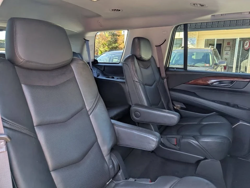 2015 Cadillac Escalade 4th Gen - Image 15 of 18