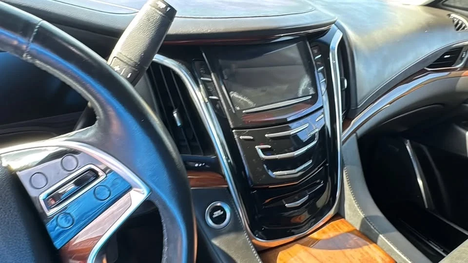 2015 Cadillac Escalade 4th Gen - Image 14 of 20