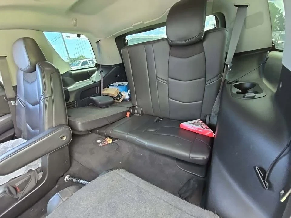 2015 Cadillac Escalade 4th Gen - Image 8 of 10