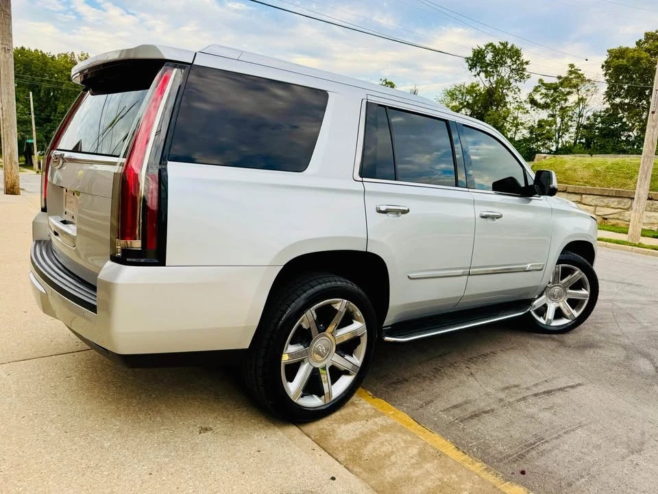 2015 Cadillac Escalade 4th Gen - Image 16 of 20
