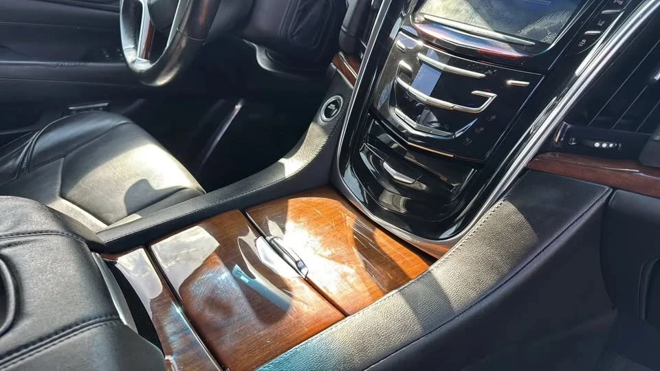 2015 Cadillac Escalade 4th Gen - Image 13 of 20