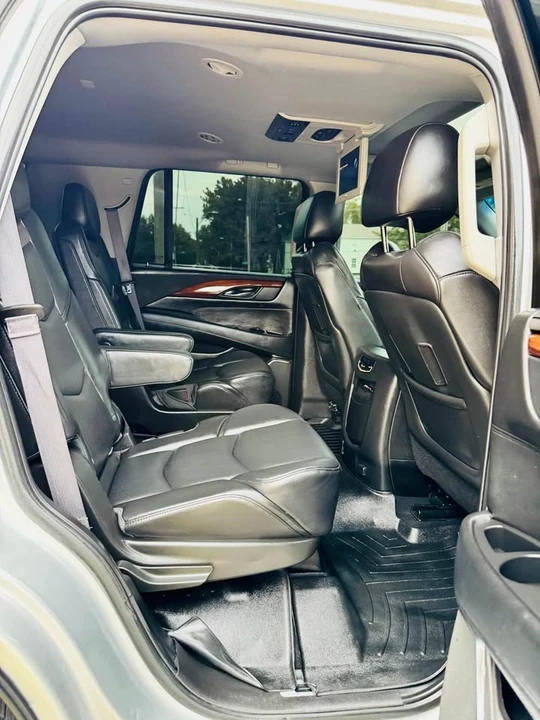 2015 Cadillac Escalade 4th Gen - Image 17 of 20