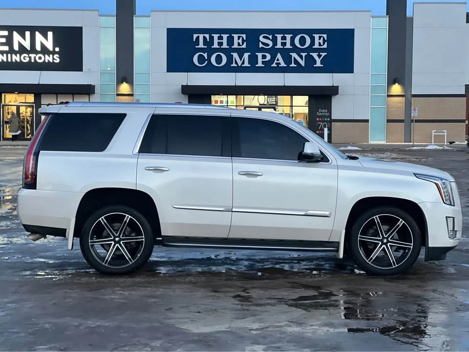 2015 Cadillac Escalade 4th Gen - Image 5 of 9