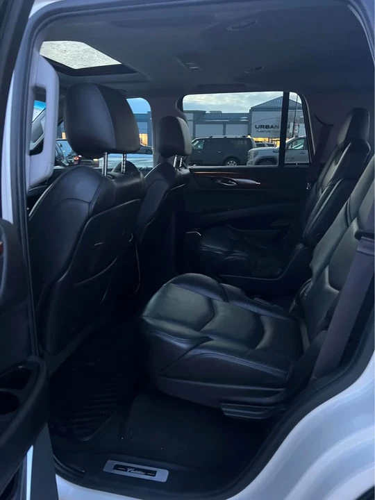 2015 Cadillac Escalade 4th Gen - Image 7 of 9