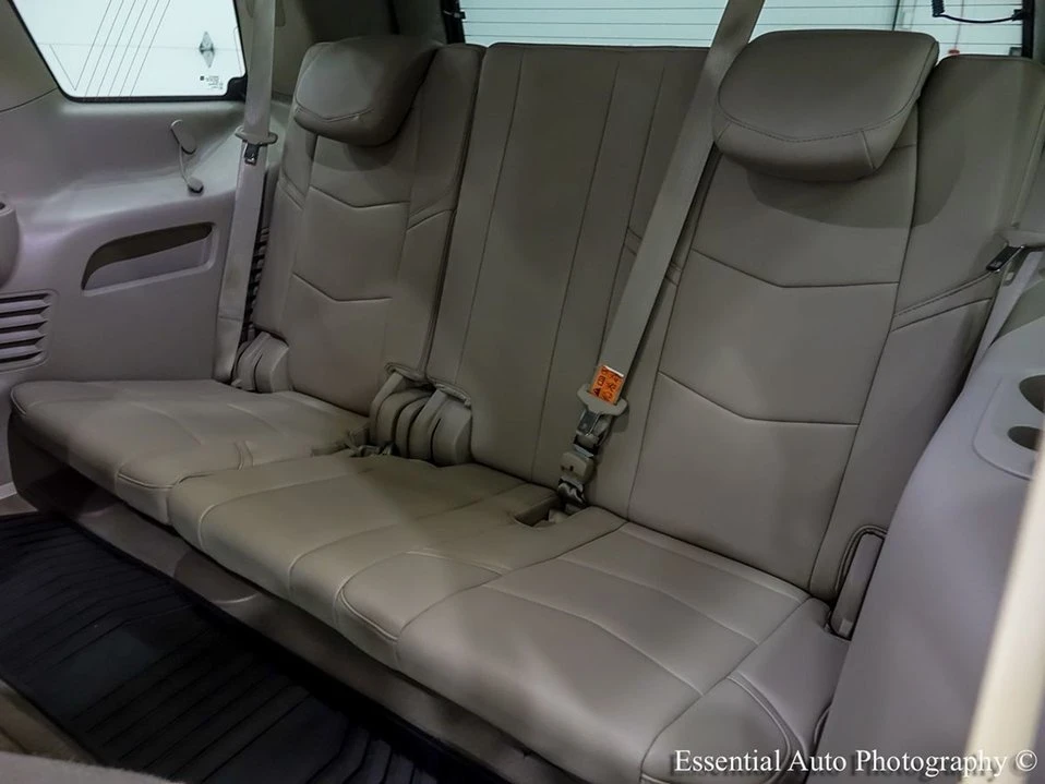 2015 Cadillac Escalade 4th Gen - Image 16 of 20