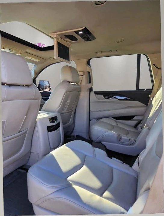 2015 Cadillac Escalade 4th Gen - Image 16 of 20