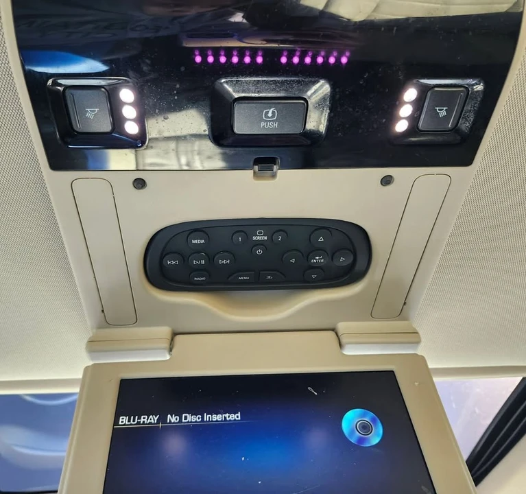 2015 Cadillac Escalade 4th Gen - Image 18 of 20