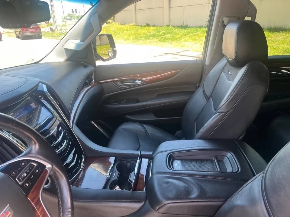 2015 Cadillac Escalade 4th Gen - Image 16 of 18