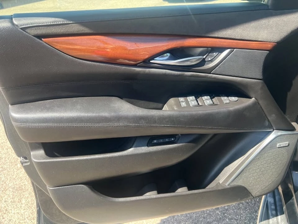 2015 Cadillac Escalade 4th Gen - Image 14 of 18