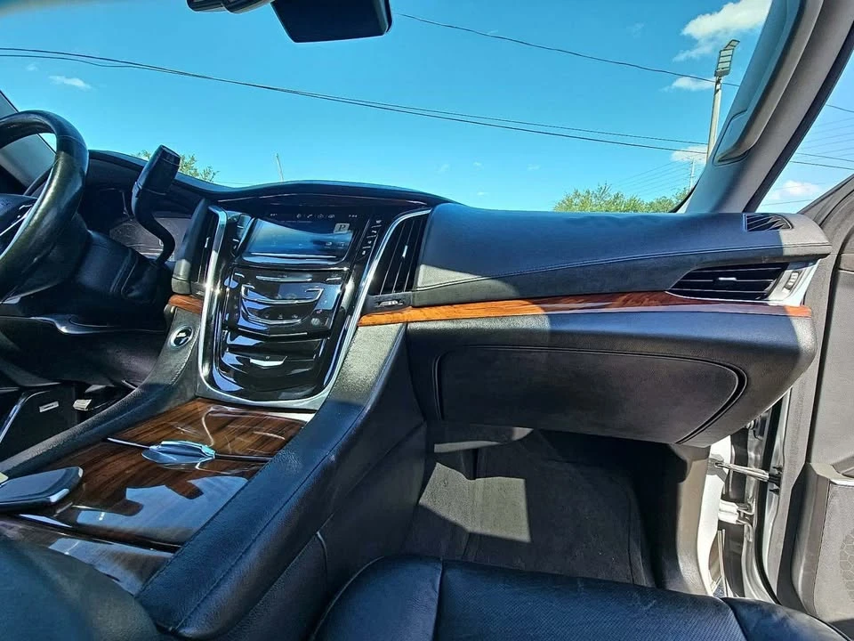 2015 Cadillac Escalade 4th Gen - Image 5 of 12