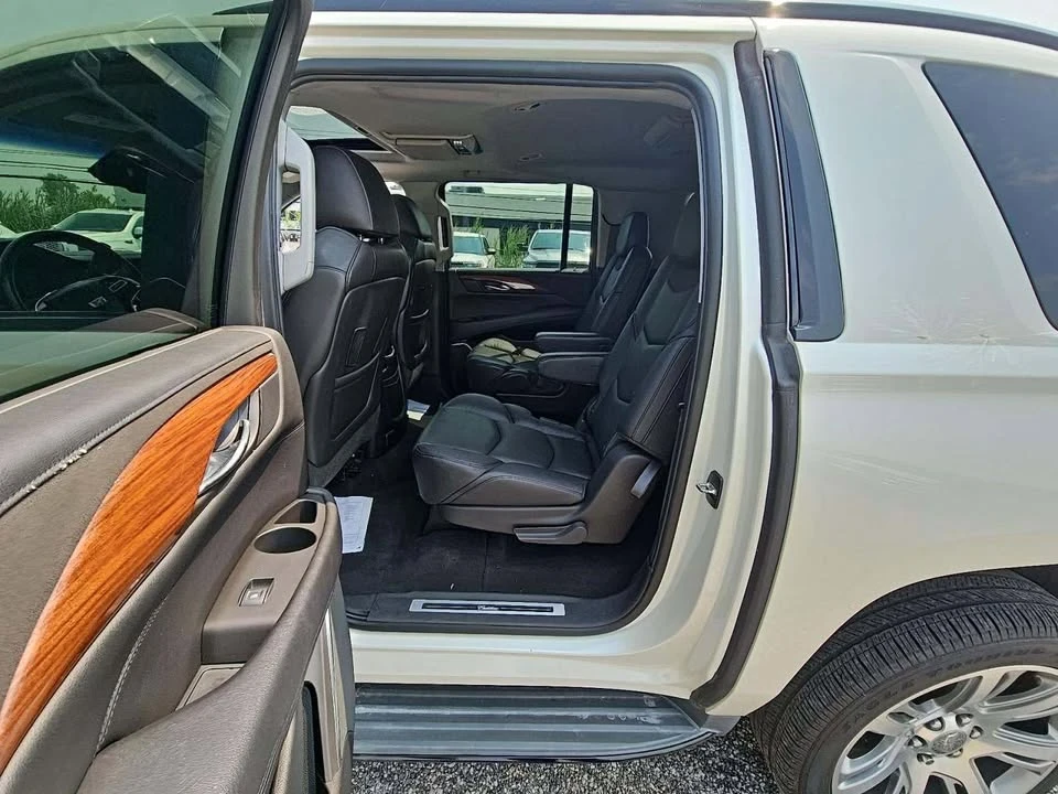 2015 Cadillac Escalade 4th Gen - Image 6 of 10