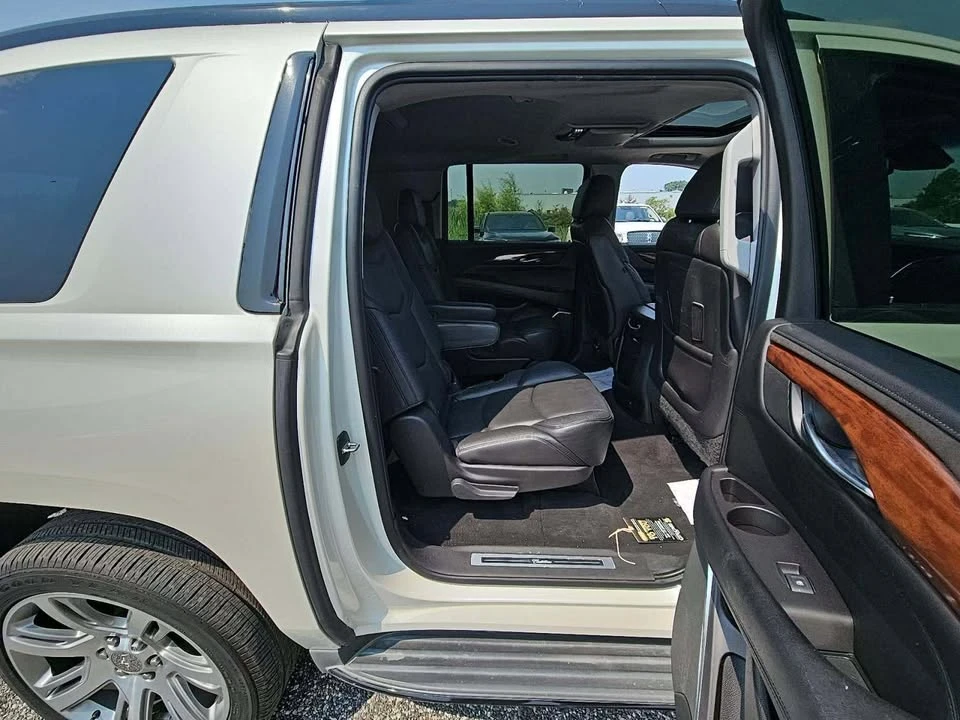 2015 Cadillac Escalade 4th Gen - Image 10 of 11