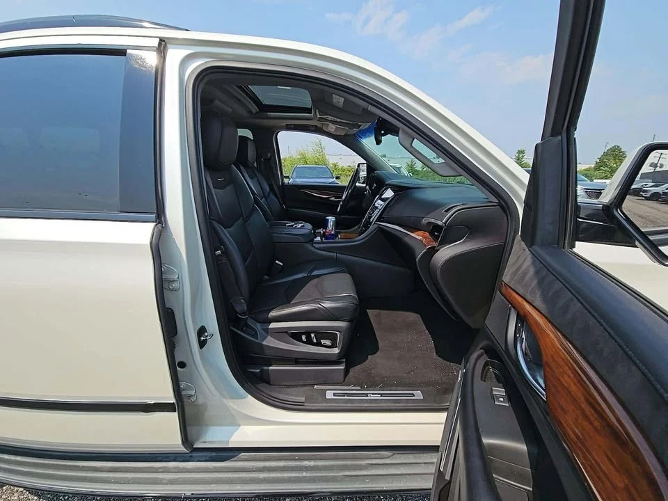 2015 Cadillac Escalade 4th Gen - Image 5 of 10