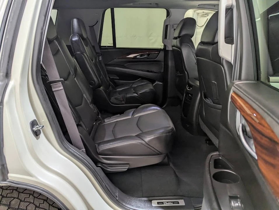 2015 Cadillac Escalade 4th Gen - Image 16 of 20
