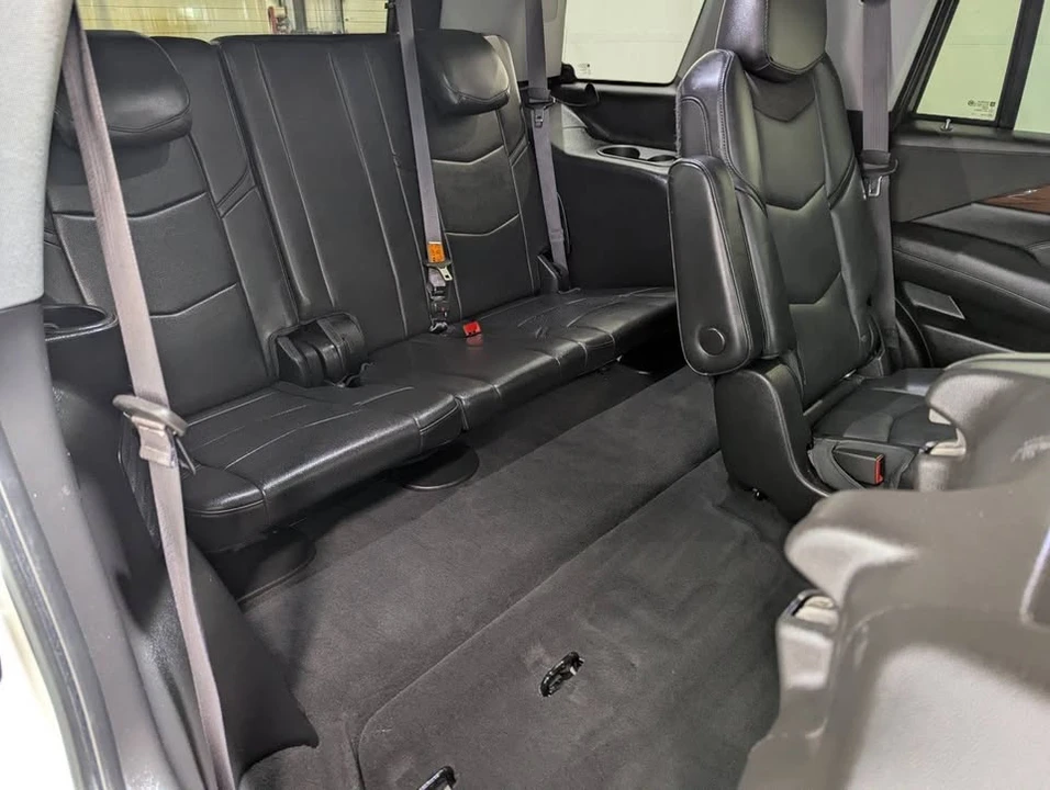 2015 Cadillac Escalade 4th Gen - Image 17 of 20