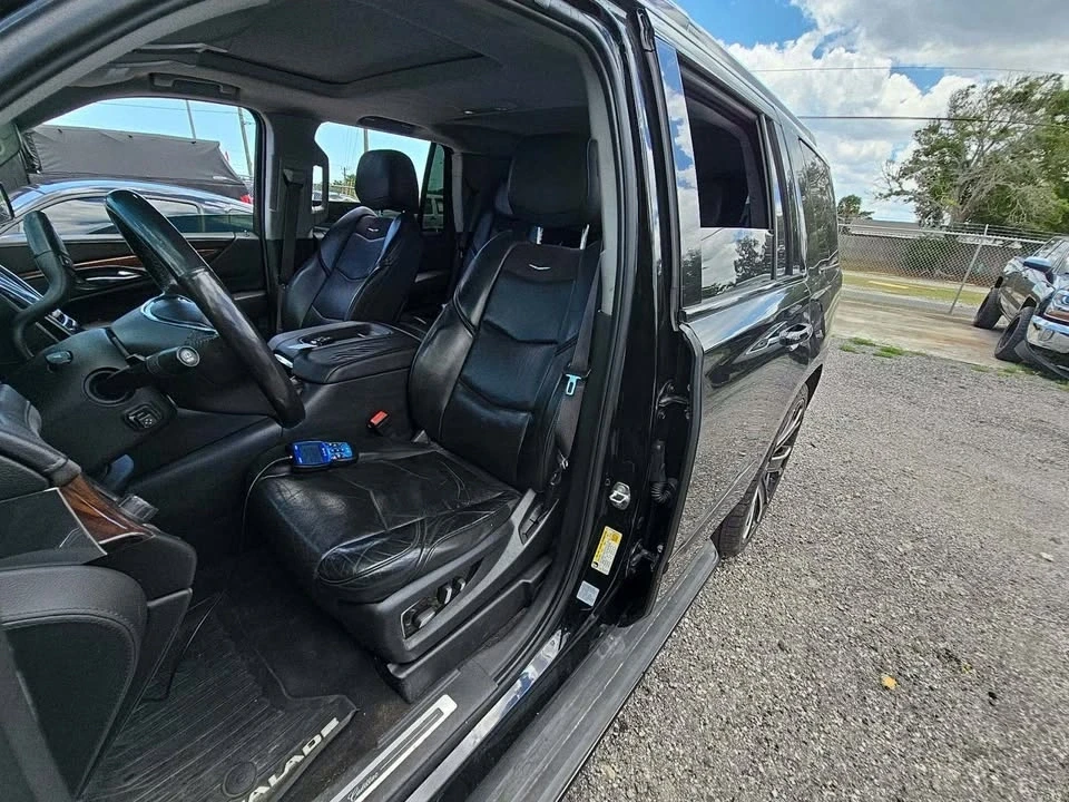 2015 Cadillac Escalade 4th Gen - Image 3 of 10