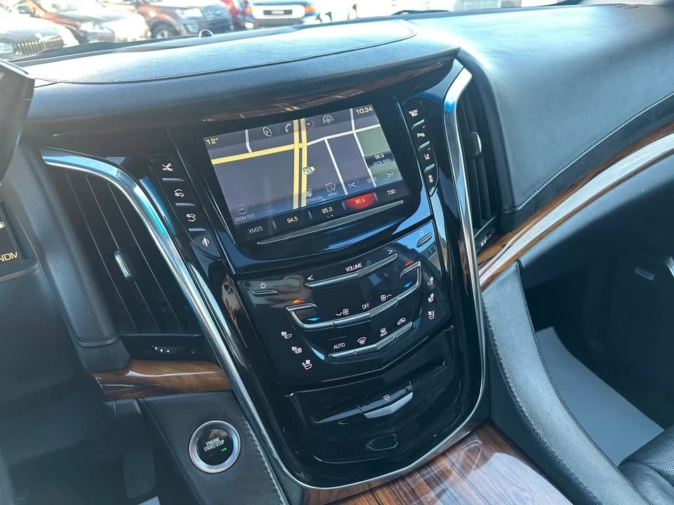 2015 Cadillac Escalade 4th Gen - Image 15 of 17