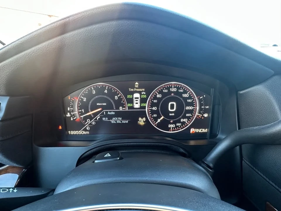 2015 Cadillac Escalade 4th Gen - Image 13 of 17