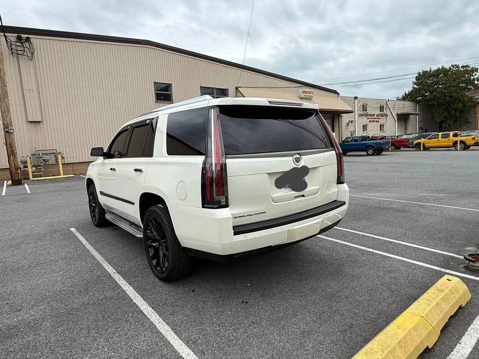 2015 Cadillac Escalade 4th Gen - Image 2 of 8