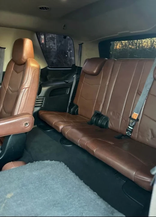 2015 Cadillac Escalade 4th Gen - Image 16 of 18