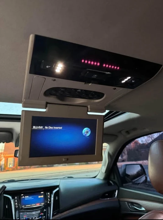 2015 Cadillac Escalade 4th Gen - Image 15 of 18