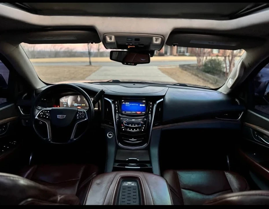 2015 Cadillac Escalade 4th Gen - Image 2 of 18