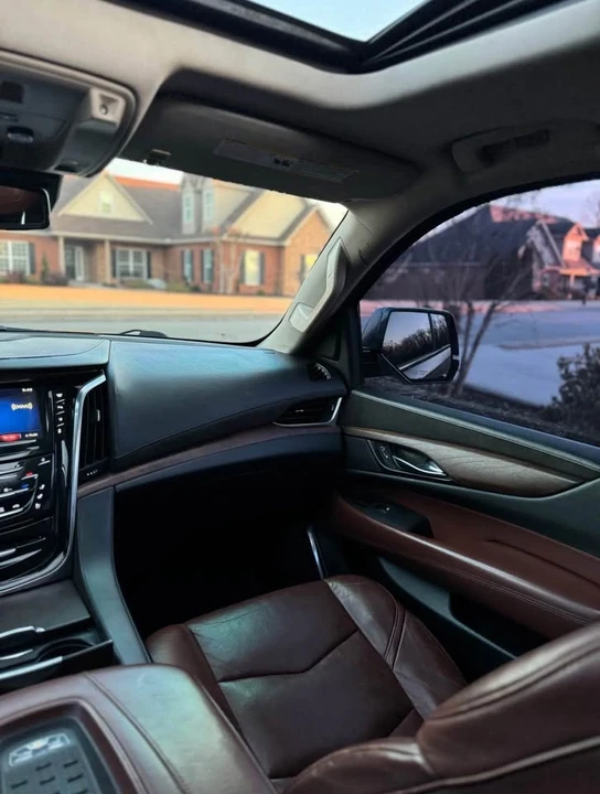 2015 Cadillac Escalade 4th Gen - Image 14 of 18
