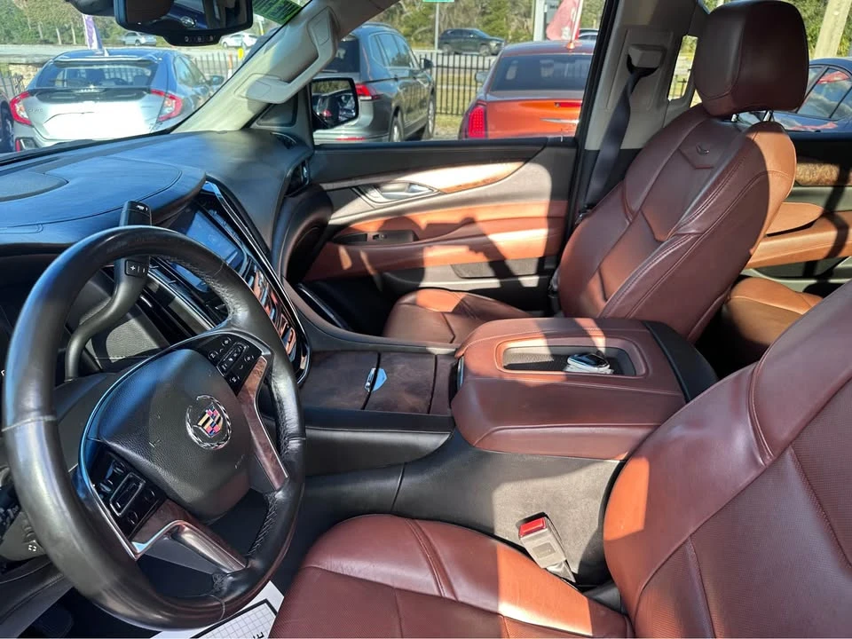 2015 Cadillac Escalade 4th Gen - Image 17 of 19