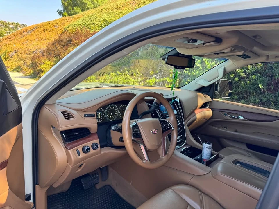 2015 Cadillac Escalade 4th Gen - Image 3 of 8
