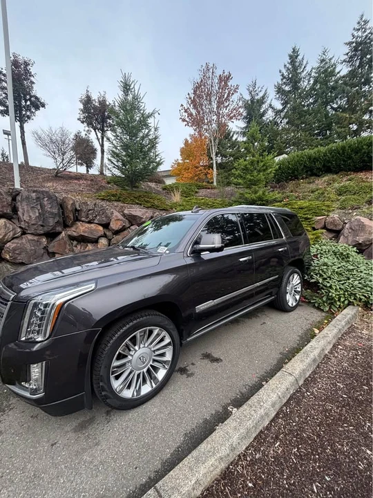 2015 Cadillac Escalade 4th Gen - Image 3 of 8