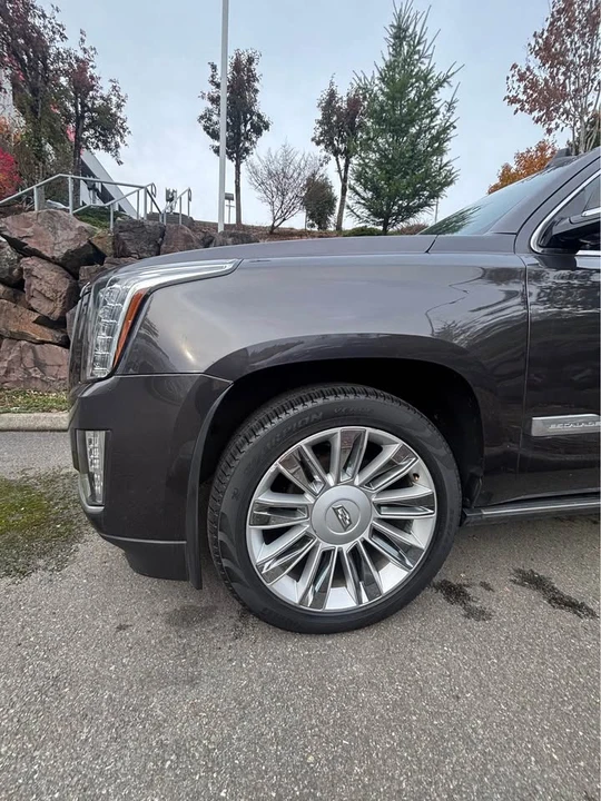 2015 Cadillac Escalade 4th Gen - Image 4 of 8