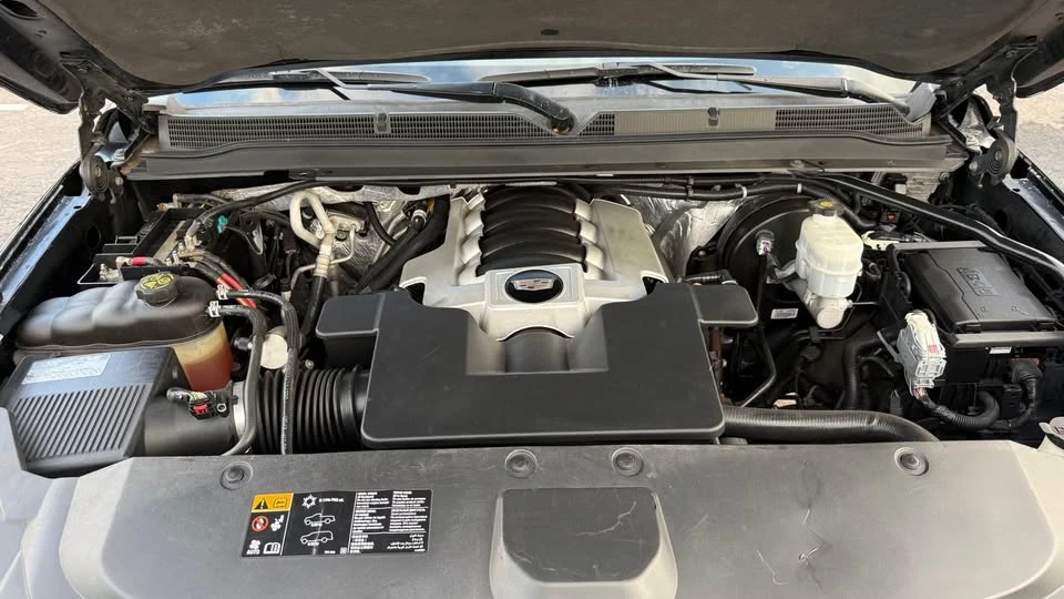2015 Cadillac Escalade 4th Gen - Image 8 of 19