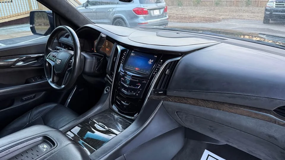 2015 Cadillac Escalade 4th Gen - Image 17 of 19