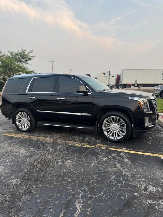 2015 Cadillac Escalade 4th Gen - Image 2 of 5