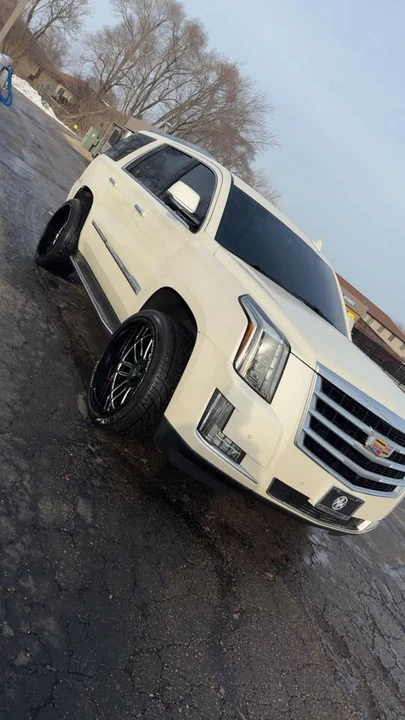 2015 Cadillac Escalade 4th Gen - Image 2 of 4