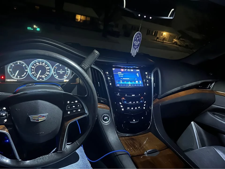 2015 Cadillac Escalade 4th Gen - Image 4 of 4