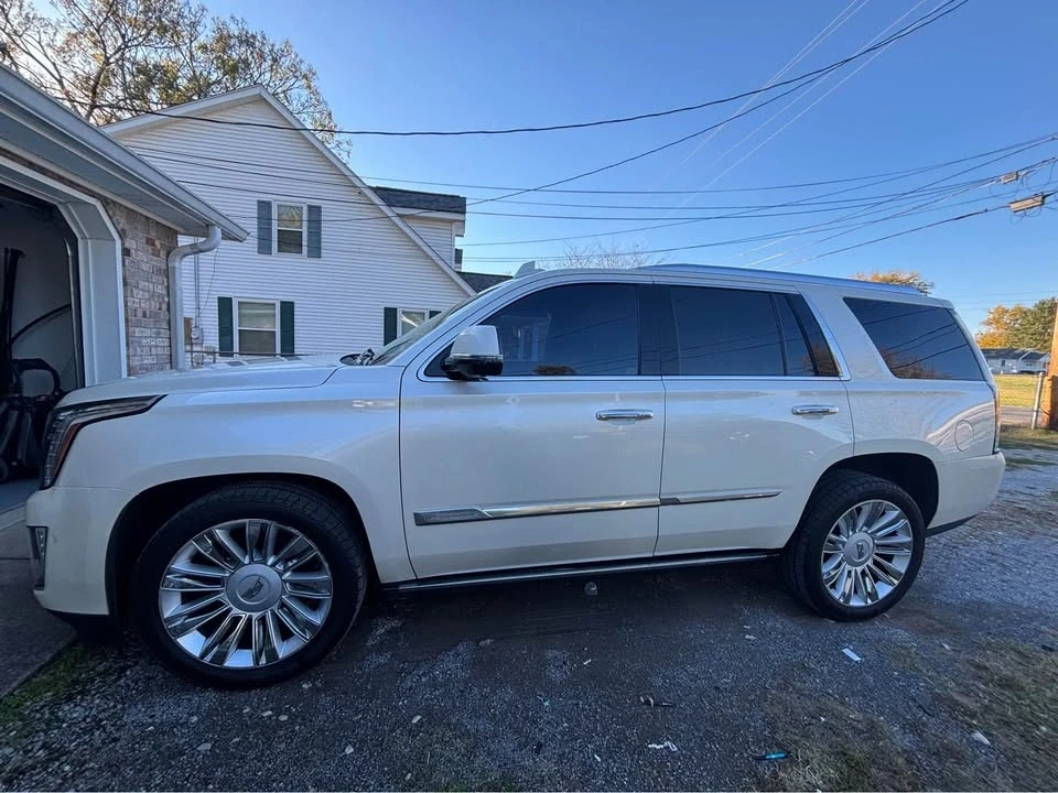 2015 Cadillac Escalade 4th Gen - Image 2 of 9