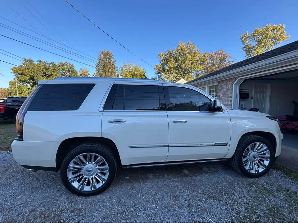 2015 Cadillac Escalade 4th Gen - Image 2 of 8
